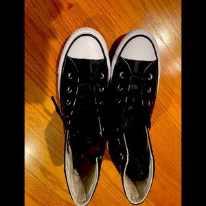 Converse all-star
8 M Black with studs
